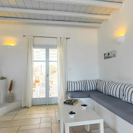 Avelia Paros